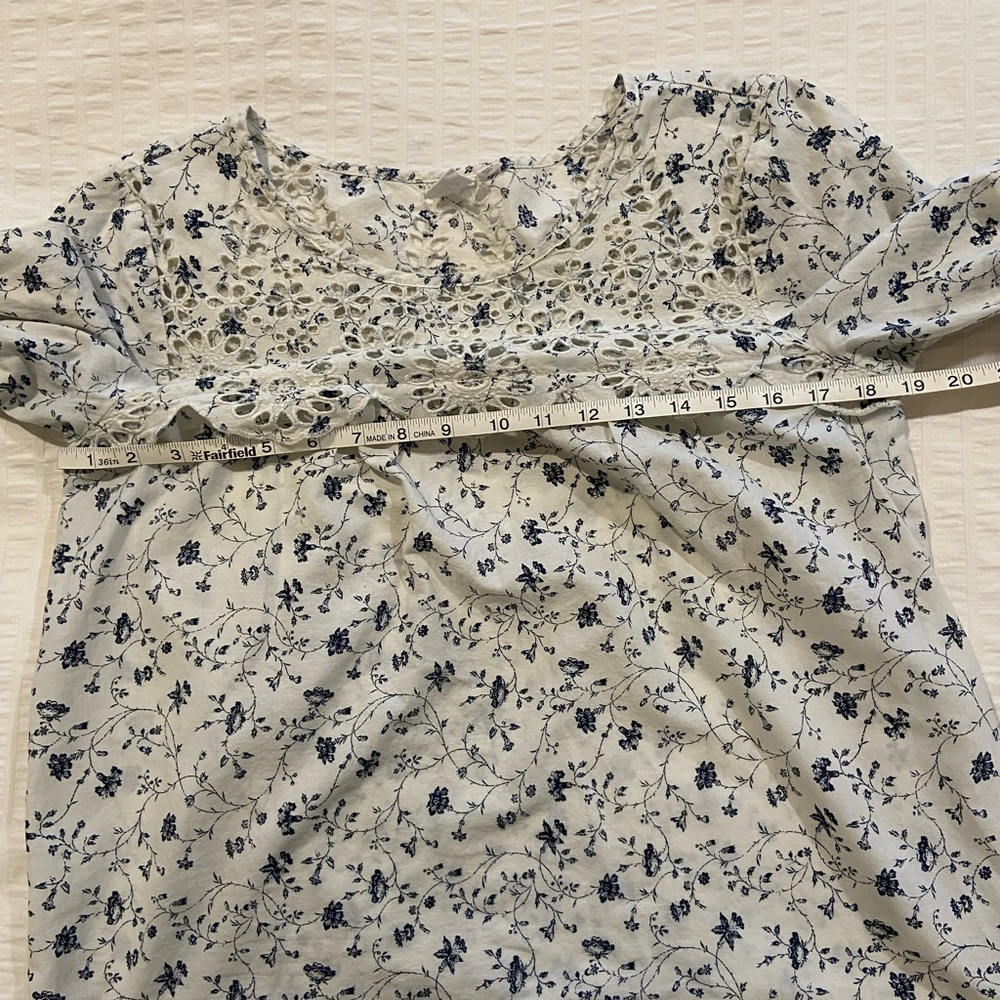 Gap White/Blue Floral Print Top with Embroidery-3/4 Sleeves Size Medium - Picture 7 of 9